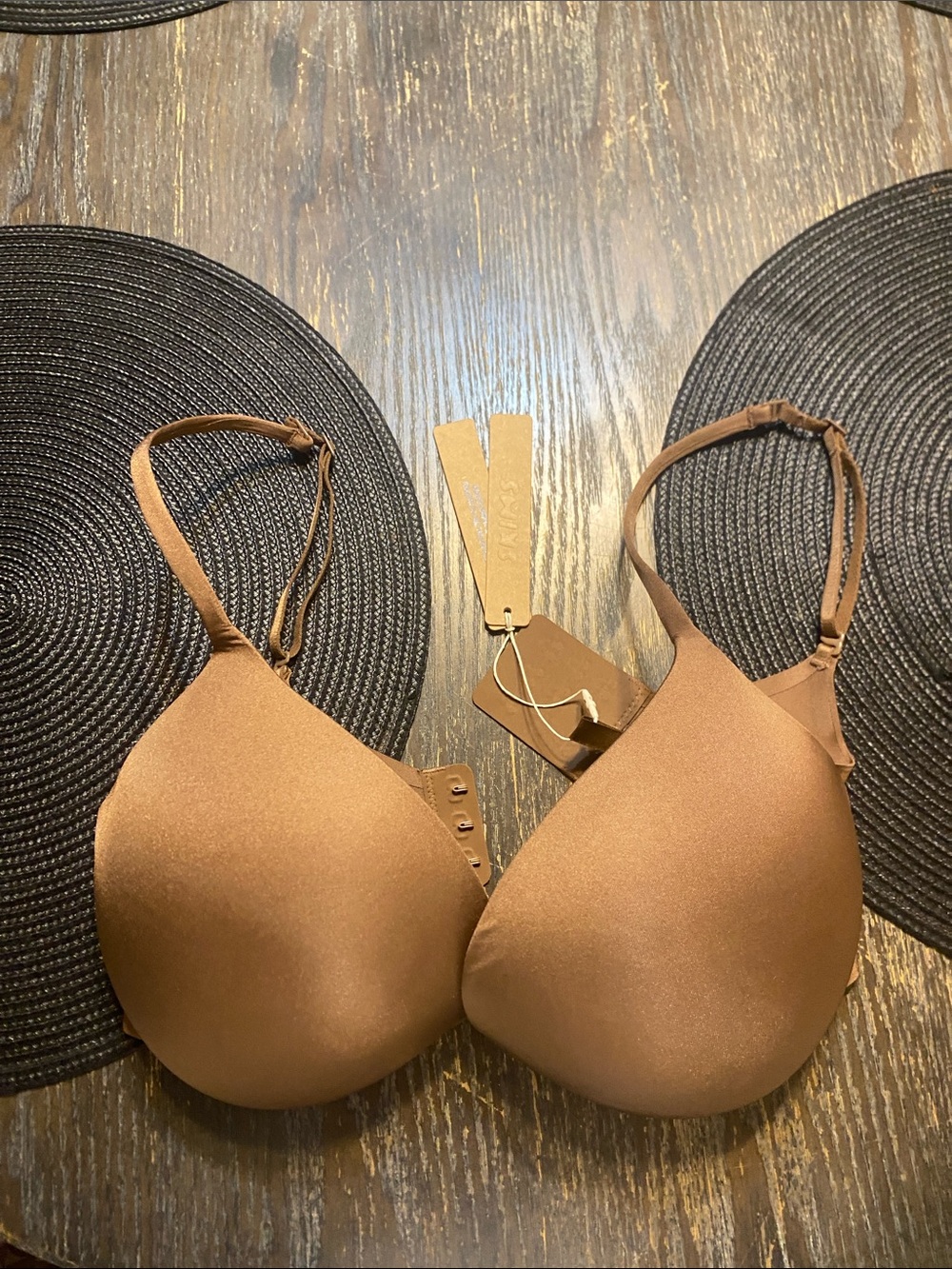 SKIMS ultimate super push up 32DD Bra Jasper Brown NWT creases in pads